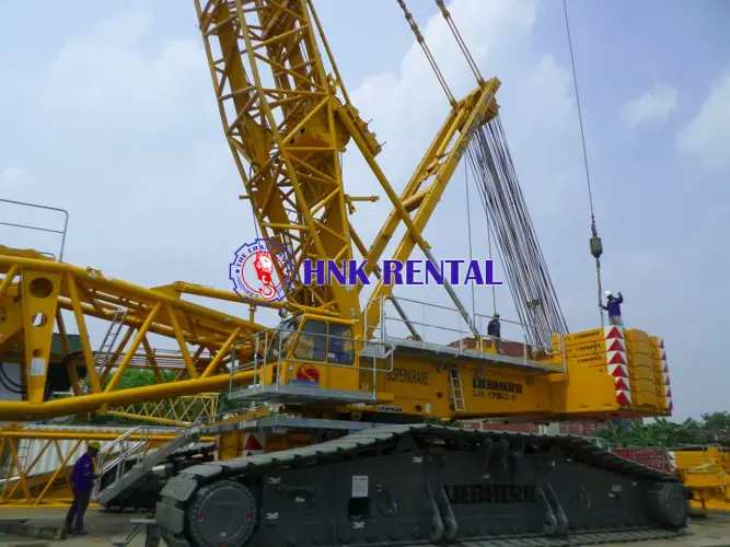  Sewa Unic Crane  pelabuhan gresik